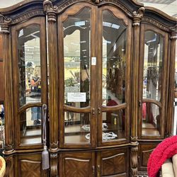Curio cabinet