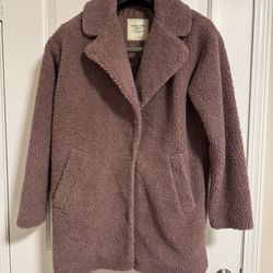 Abercrombie & Fitch Women’s Sherpa Coat – Mauve (Size M)