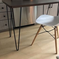 Table/Desk and Chair Set