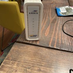 Surfboard Dual Modem/Router