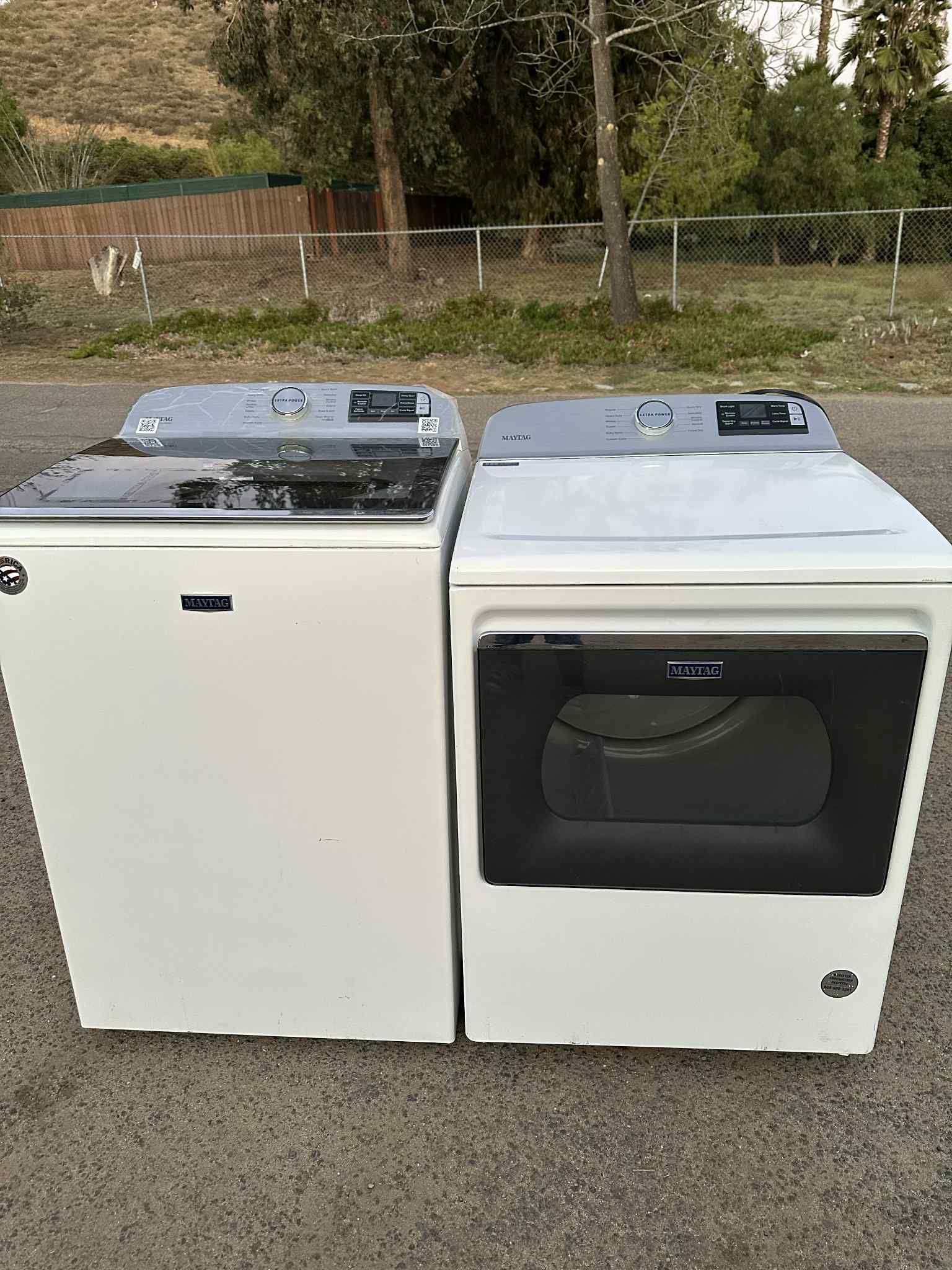 Maytag XL Washer And Gas Dryer