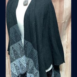 Beautiful Do Everything In love ♥️ Women’s One Size Shawl black and greys 