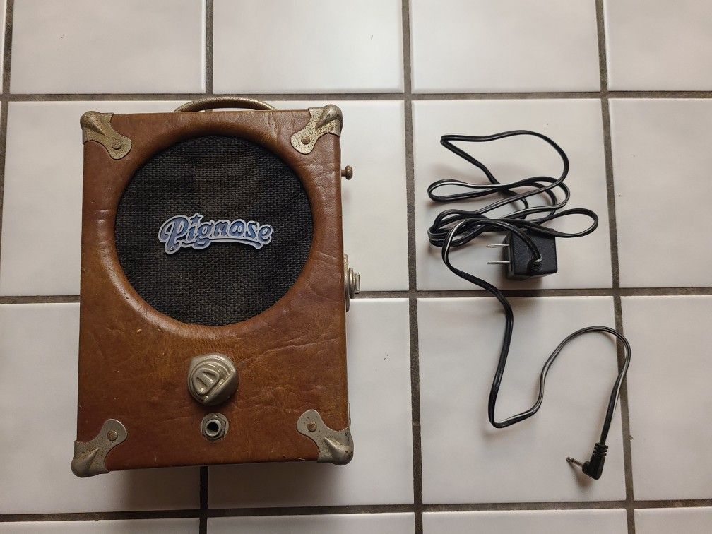 Vintage 1970s Pignose Model 7-100 Guitar Amp. ORIGINAL- Red Label - Made in the USA!