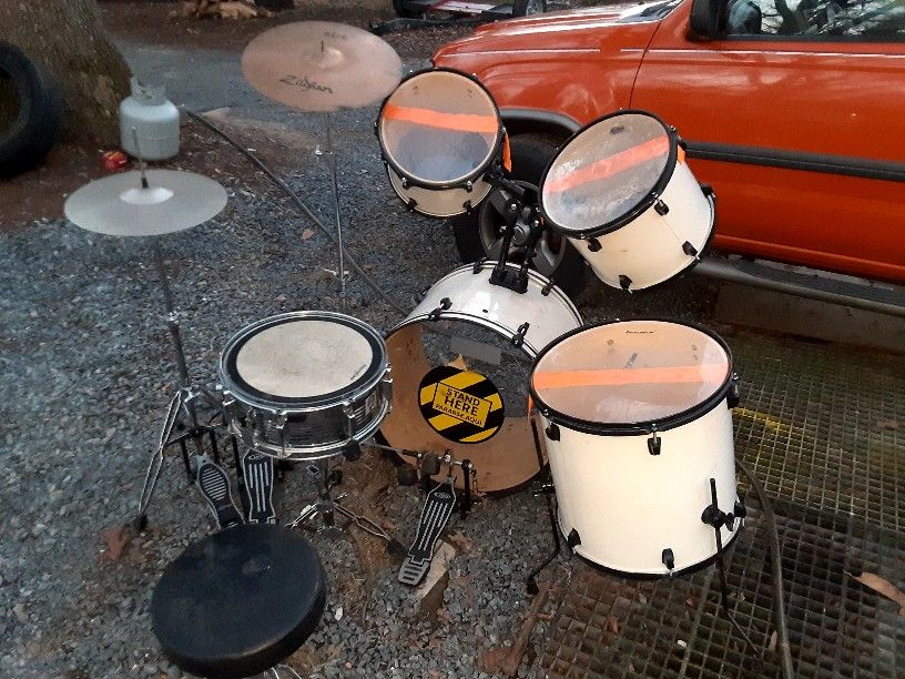 Ludwig 5 Peice Drum Set