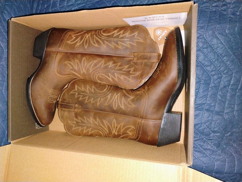 Ariat Women's Heritage R Toe Western Boots Brand NEW