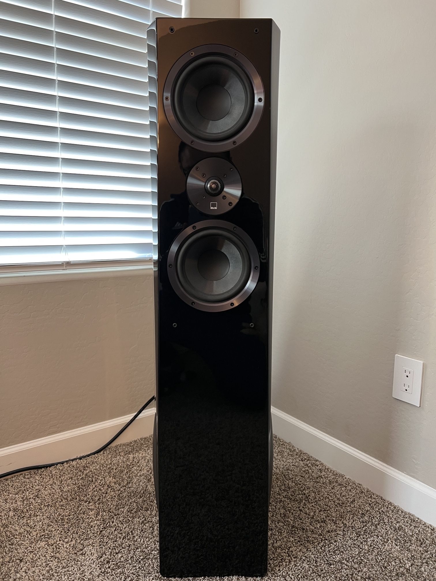 SVS Ultra Towers & 2 pairs of SVS Ultra Surround Speakers & 2 Pairs Elevation Prime Speakers