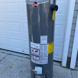 Refurbished 40 gal Gas Water Heater (includes installation)