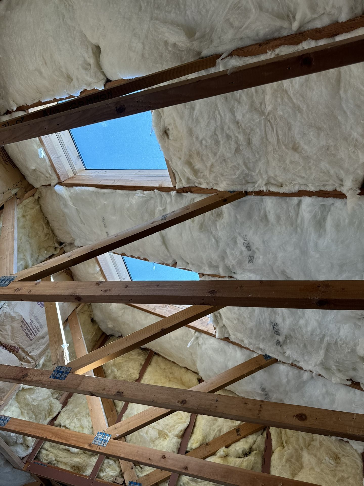 We Do Spray Foam Vacumm Actics And Blow Insulation