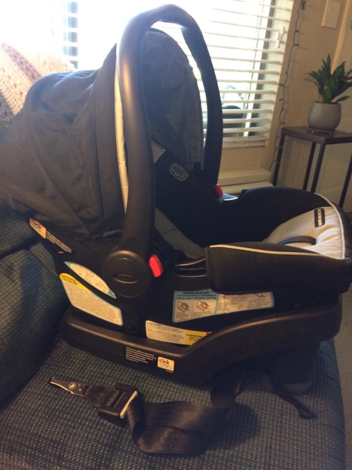 Graco SnugRide SnugLock 30 Infant Car Seat with Base