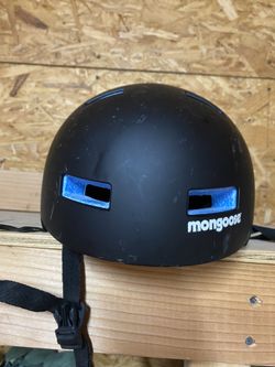 CHILD’S PROTECTIVE HELMET