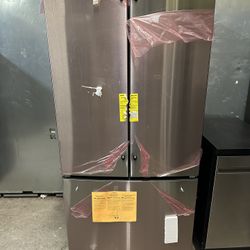 33” GE French Door Refrigerator With Indoor Water And Ice