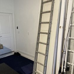 8’ Aluminum Ladder 