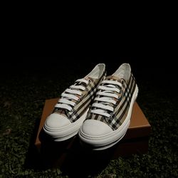 Burberry chucks