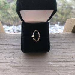 Beautiful Vintage 10k Solid Yellow Gold Black Onyx Ring Size 6.5