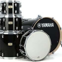 2025 Yamaha Stage Custom.  Newer Heads Emad 2  Remo Pinstripe And Emperor  Resos. Dry Snare And 30 Wire Snare . Hardware Included 