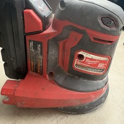 Milwaukee M18 Random Orbit Sander 