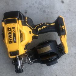 DEWALT 20V MAX 15-Degree Electric Cordless Roofing Nailer (Tool Only)