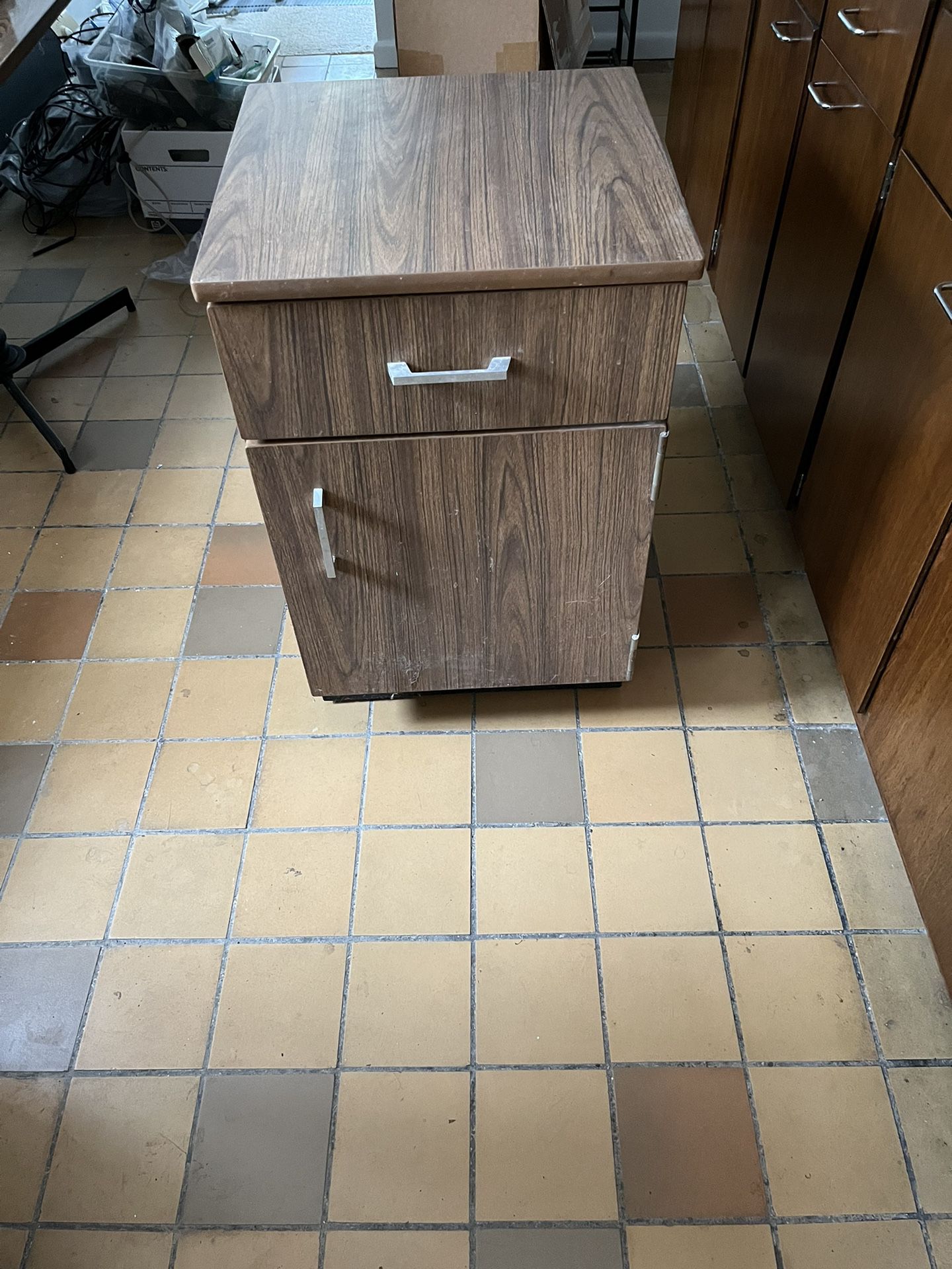 Rolling Cabinet With Drawer And Shelf 