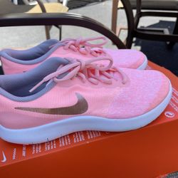 New Nike Flex Contact (GS) Size 6 Youth Or Women’s 7.5