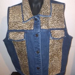 Telluride Clothing Co. Women’s Size XL Denim  Blue Jean & Cheetah Print Vest
