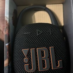 JBL Clip 5 Speaker 