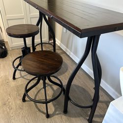Dining Table With Barstools 