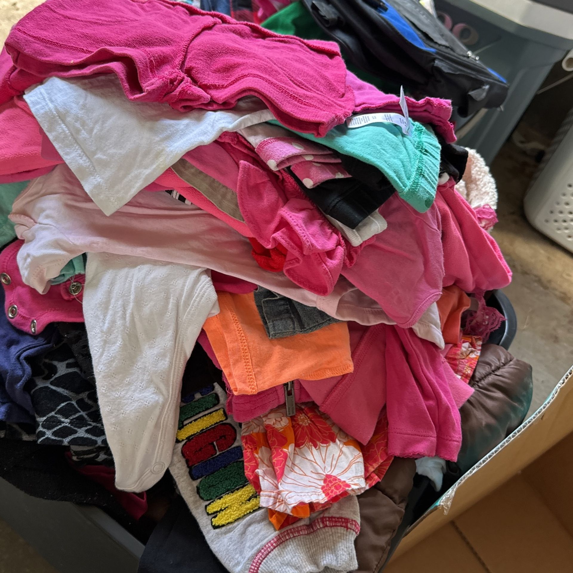 Tons Of Baby Girl Clothes 25 Cents Each