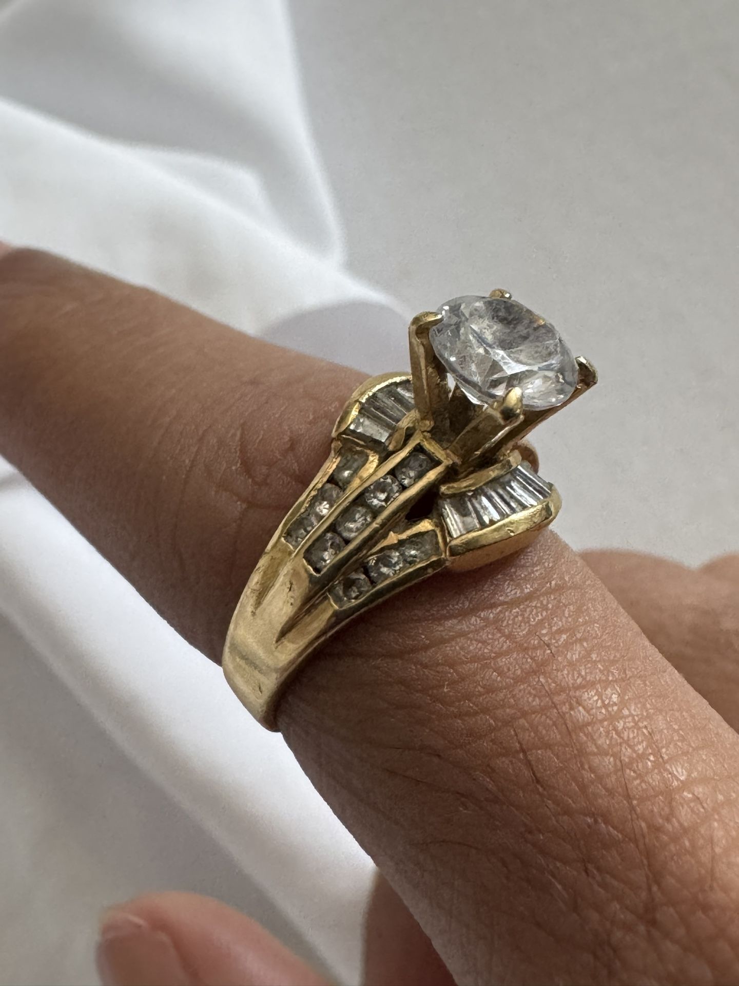 2 Carat 18k Ring