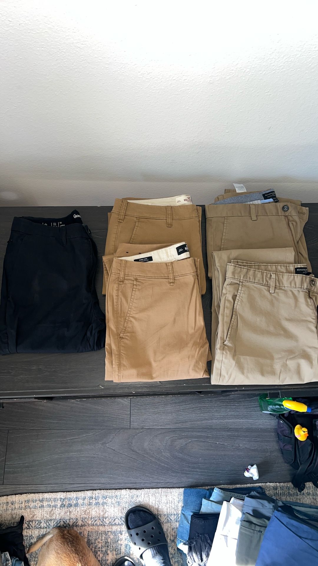 Men’s Chino Pants Bundle — Banana Republic, Hollister, Goodfellow (Size W31-33 L30-33