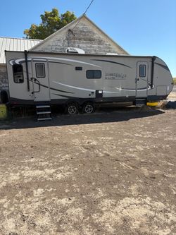 Camper/ travel trailer