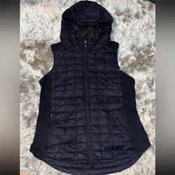 WOMENS LARGE NORTH FACE VEST BLACK HAS HOOD