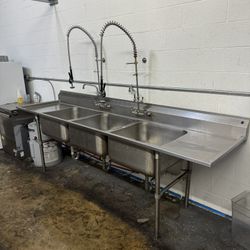 Commercial 3 Bay Sink With Extend Hoses 