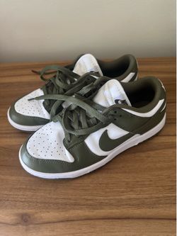 Women shoes size 7 converse and Nike dunks