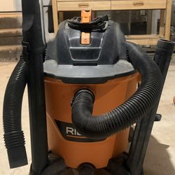 Ridgid 12 Gallon Wet/Dry Shop Vac with Attachments