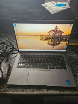 DELL 14" LAPTOP i5-11th gen,16GB Ram,256GB SSD HD,Windows 11