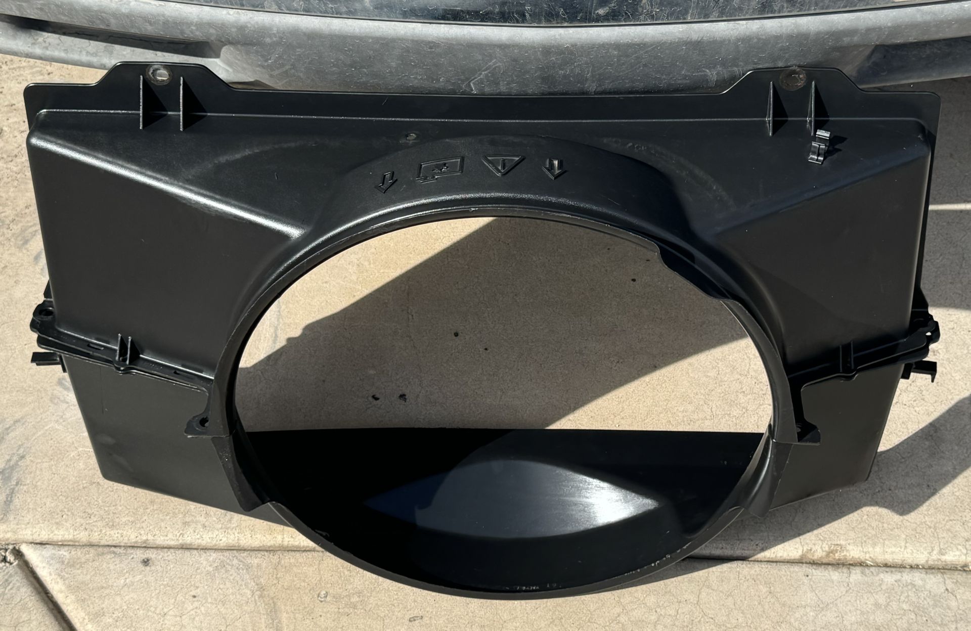 2000 To 2006 Suburban Fan Shroud In Good Condition!