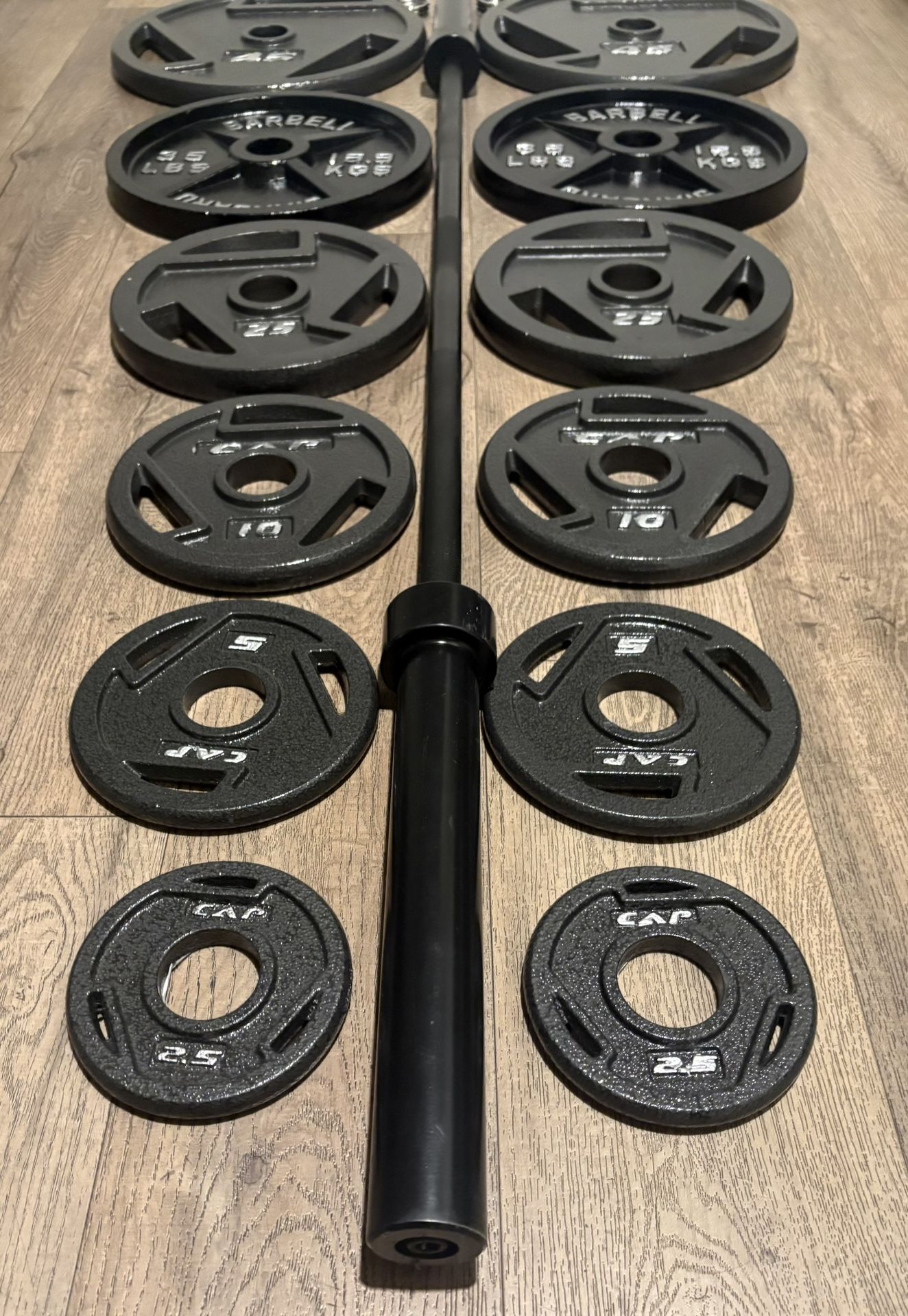 NEW Olympic Equipment: 6 ft Black Barbell With Weight Plates: 45s to 2.5s Total: 283 lbs