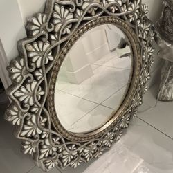 Moroccan / Boho Ornate Wall Mirror – Decorative Statement Piece  Beautiful ornate wall mirror featuring a Moroccan-inspired design with intricate flor