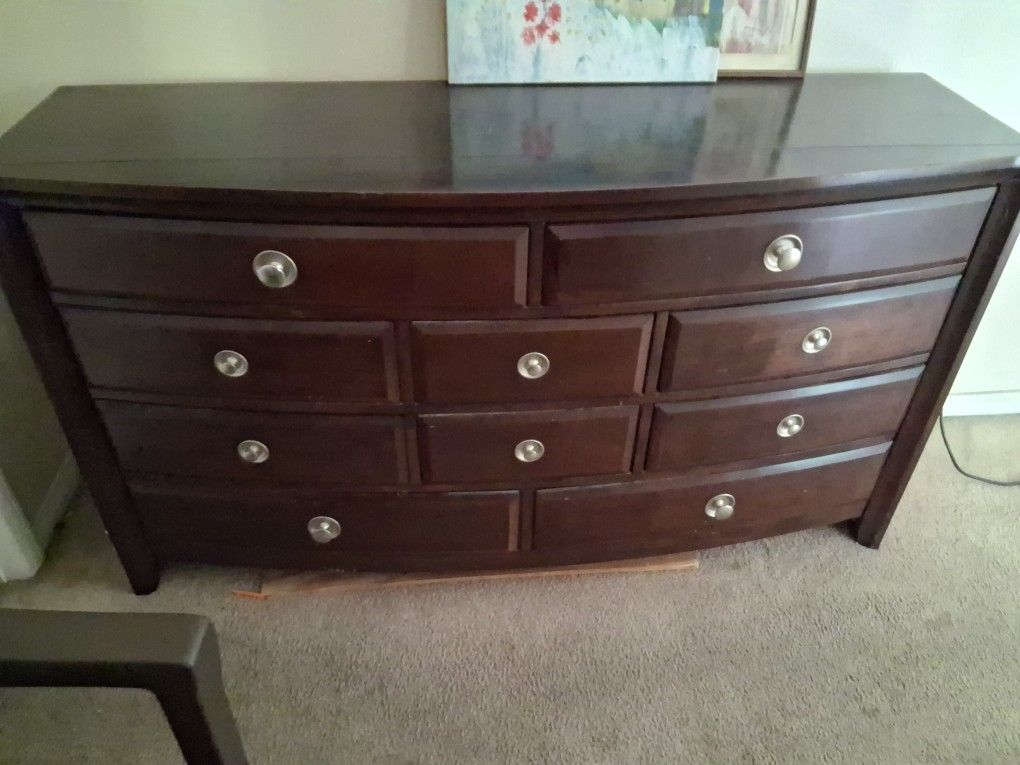 Dresser And Mirror And 2 Nightstands