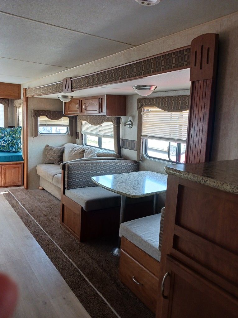 2008 Mallard 28 Ft Slideout Queen Bed Sleeps 7 Lots Options for Sale in Norwalk, CA OfferUp