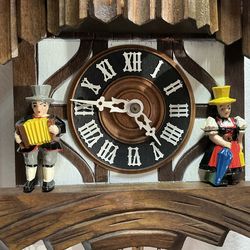 Beautiful hose cuckoo clock -1 day with music moverment and Dancers - West Germany - Woking