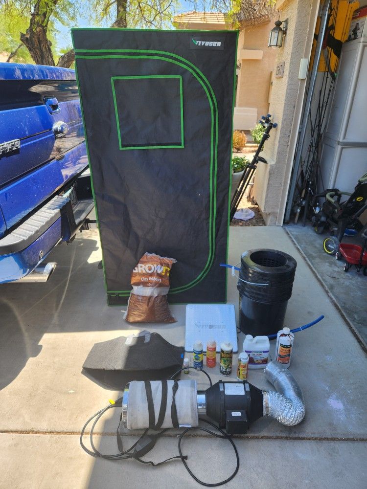Vivosun Grow Tent Complete And Ready To Go. Light, Filtration, Nutrients, Hydroponics Buckets