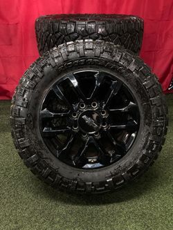 2025 Chevy Silverado Trail Boss 2500 8 Lug Takeoffs 20 Inch OEM Wheels