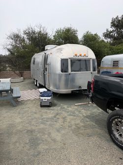 1971 Airstream Land Yacht Trade Wind – 22 Ft