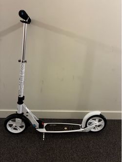 Micro Classic Scooter Deck Size 13”x4.75”Max Rider Weight 220 Lb  Age Range Adult And Teens Extra Portable Used Just 9 Times Like New