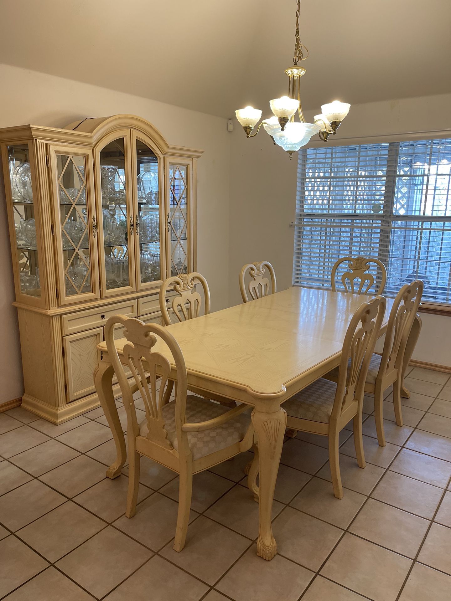 Kitchen Table Set With China Cabinet 