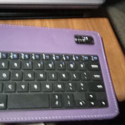 iPAD BLUETOOTH KEYBOARD 