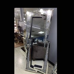 New Mirror Stand 