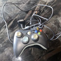Original Xbox 360 Controller (with Wire) And T.V wire. 
