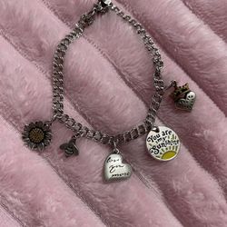 James Avery Charm Bracelet With 5 Charms (Size Large)